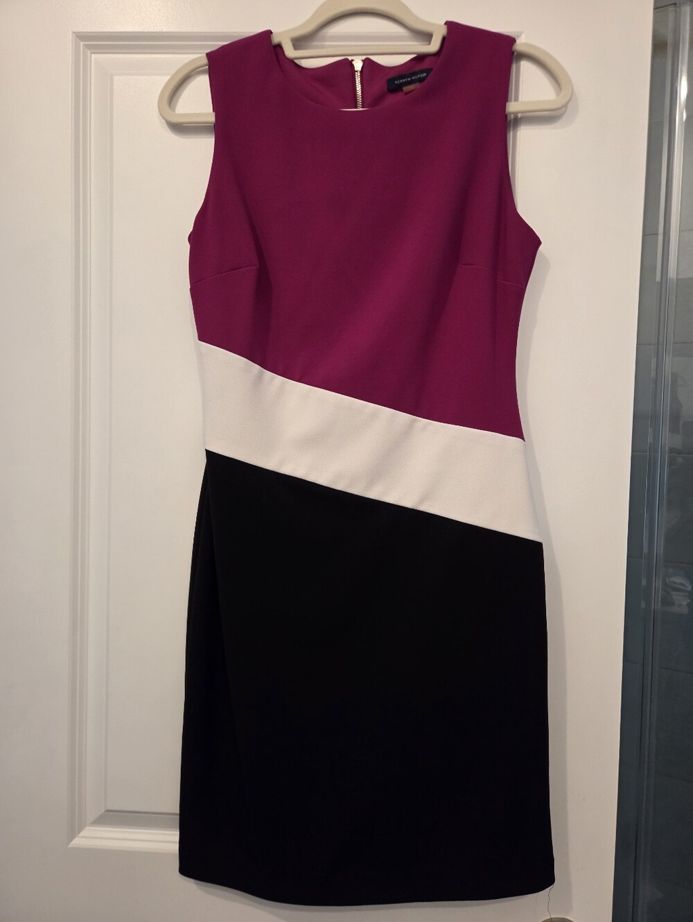 Tommy Hilfiger Sleeveless Colorblock Sheath Dress in Magenta, White & Black
